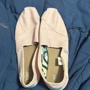 TOMS Women's Soft Pink Canvas Loafers